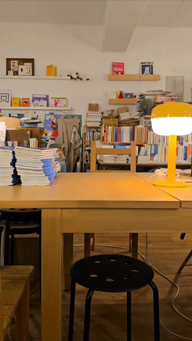 chaegbangyeonhui 게시물 이미지: 온라인 책 주문 100건 포장하기🔥
몸살 난 책방 운영자의 온라인 책 주문 100건...