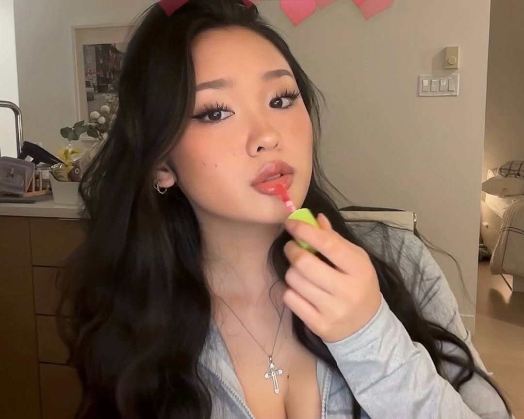 Photo by chaela <3 on January 30, 2026. May be a selfie of one or more people, lipstick, makeup, hair, eyeliner and text.