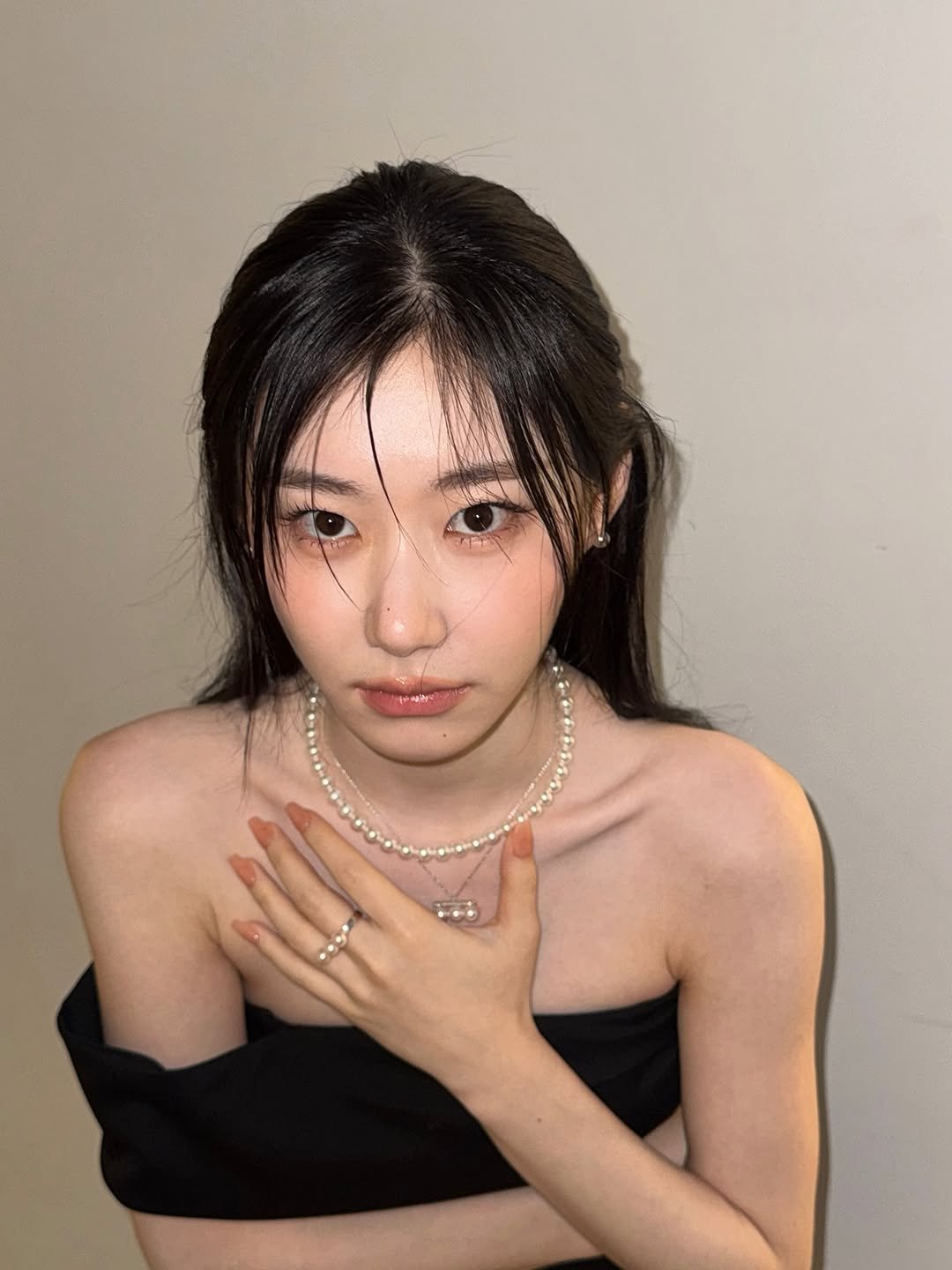 Photo by CHAERYEONG on November 03, 2025. May be an image of one or more people, makeup, hair and text.