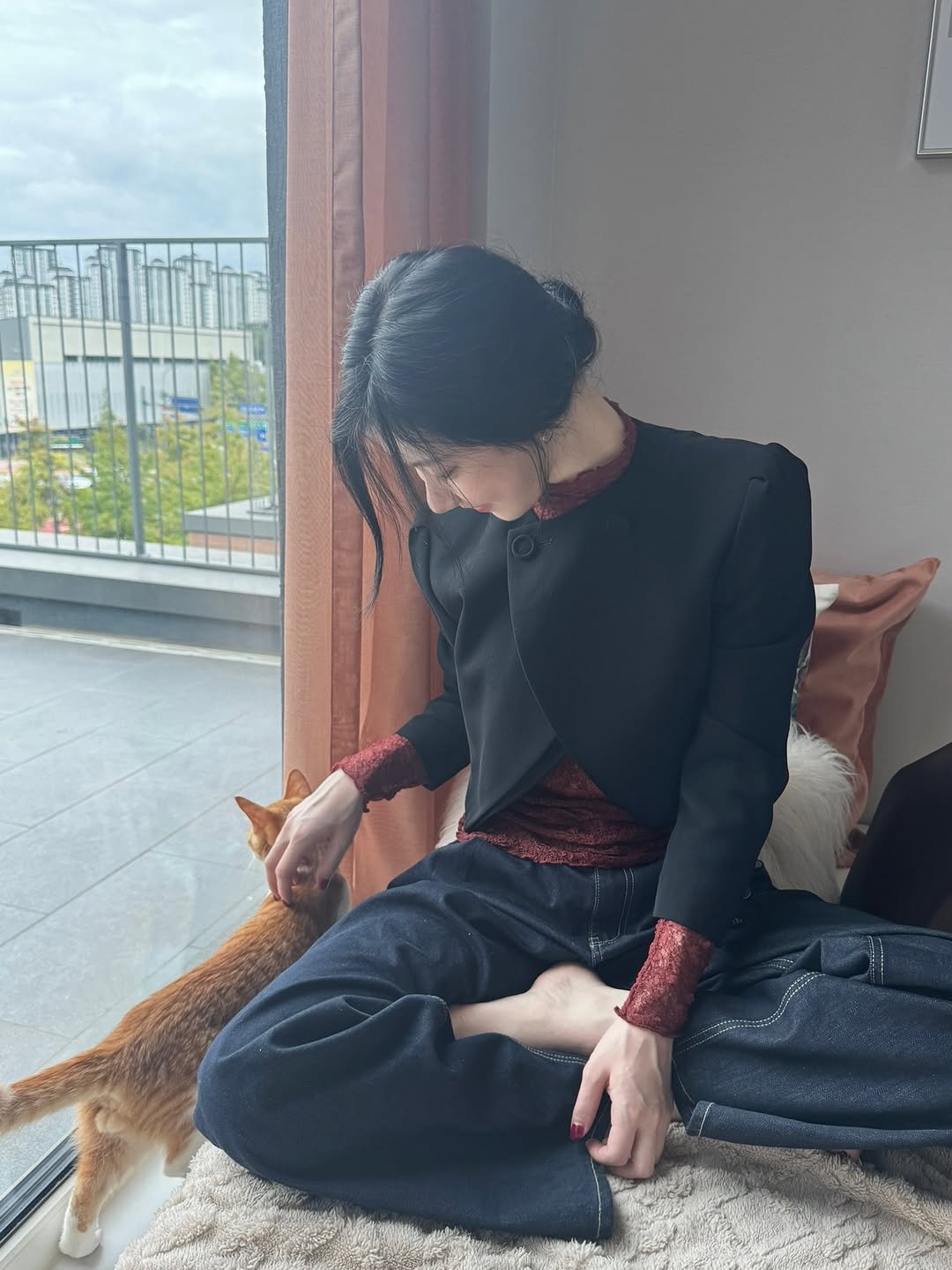 Photo by CHAERYEONG on October 04, 2025. May be an image of 1 person, suit, overcoat, wool, kilt, blazer and text.