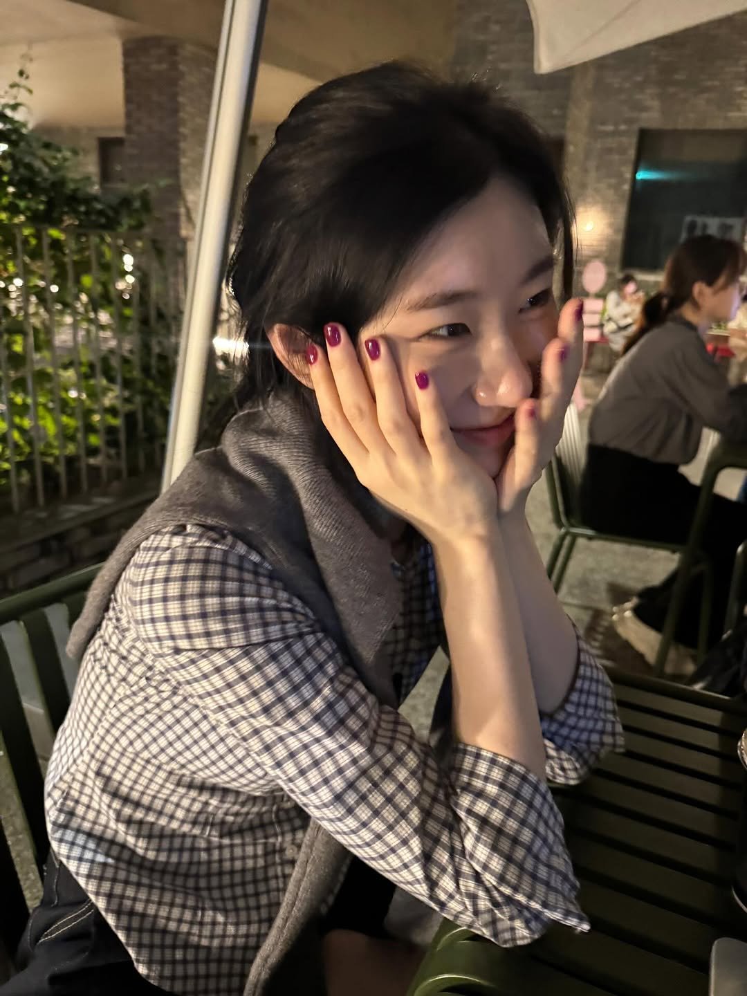 Photo by CHAERYEONG on September 27, 2025. May be an image of 2 people, hair, duffle coat, night and text.