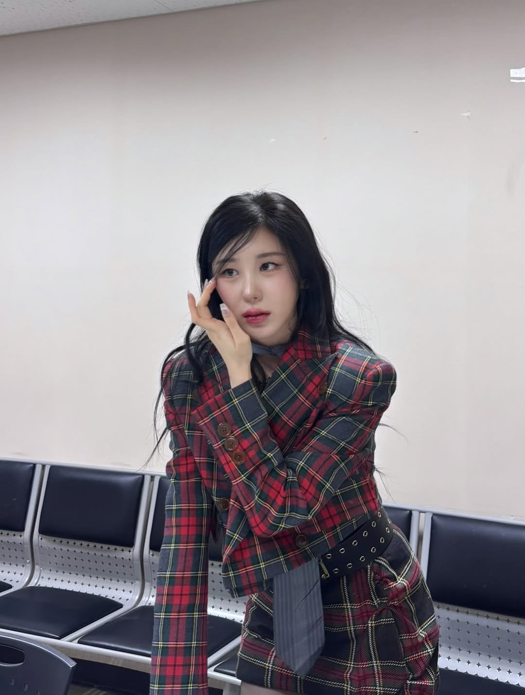 Photo by 이채연 Leechaeyeon on December 24, 2025. May be an image of one or more people, hair and text.