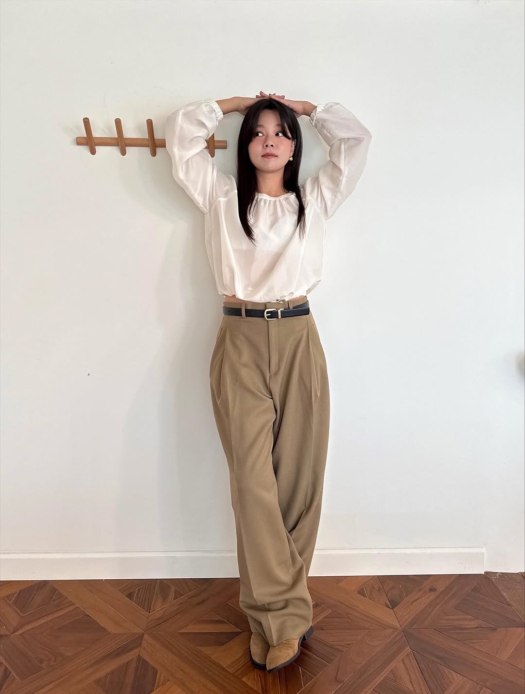 Photo shared by 차지혜 Jeehye Cha on September 21, 2025 tagging @understanding_product. May be an image of 1 person, pants and text.