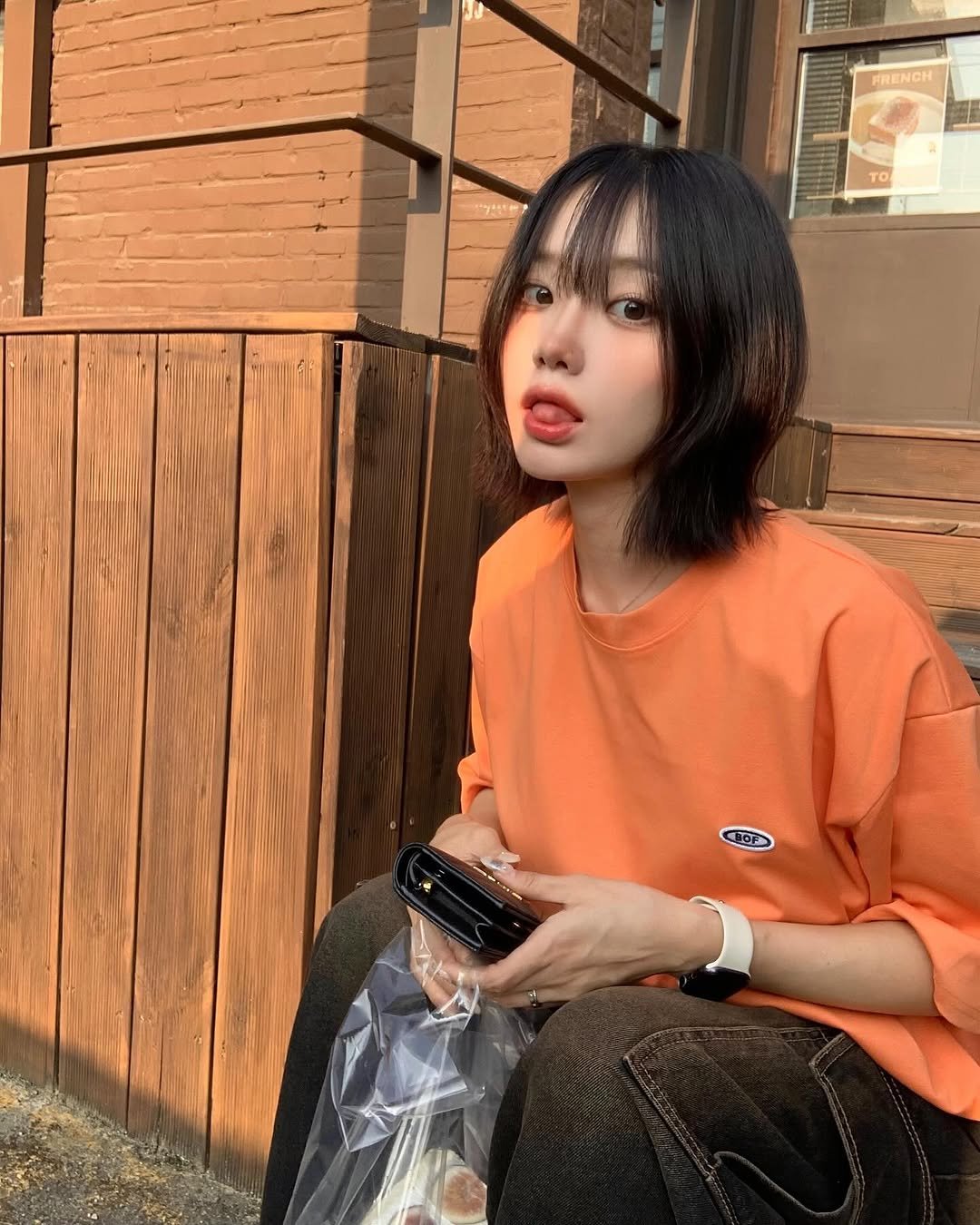 Photo by 차진아 on August 27, 2025. May be an image of 1 person, hair, top, parka and text.