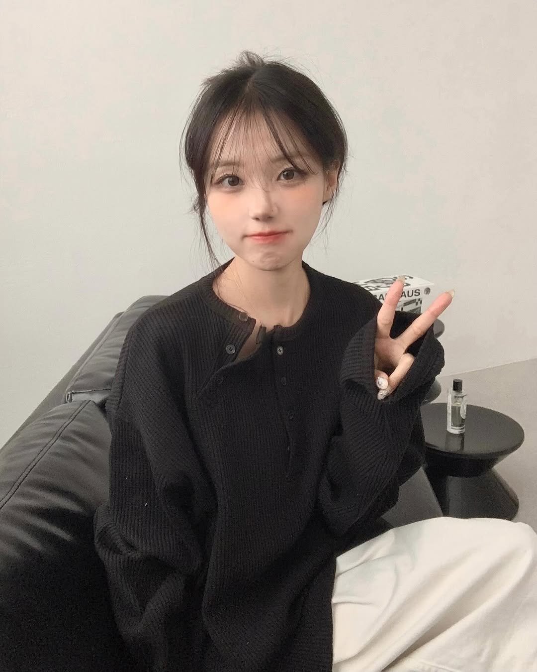 Photo by 차진아 on August 15, 2025. May be an image of 1 person, hair, top and text.