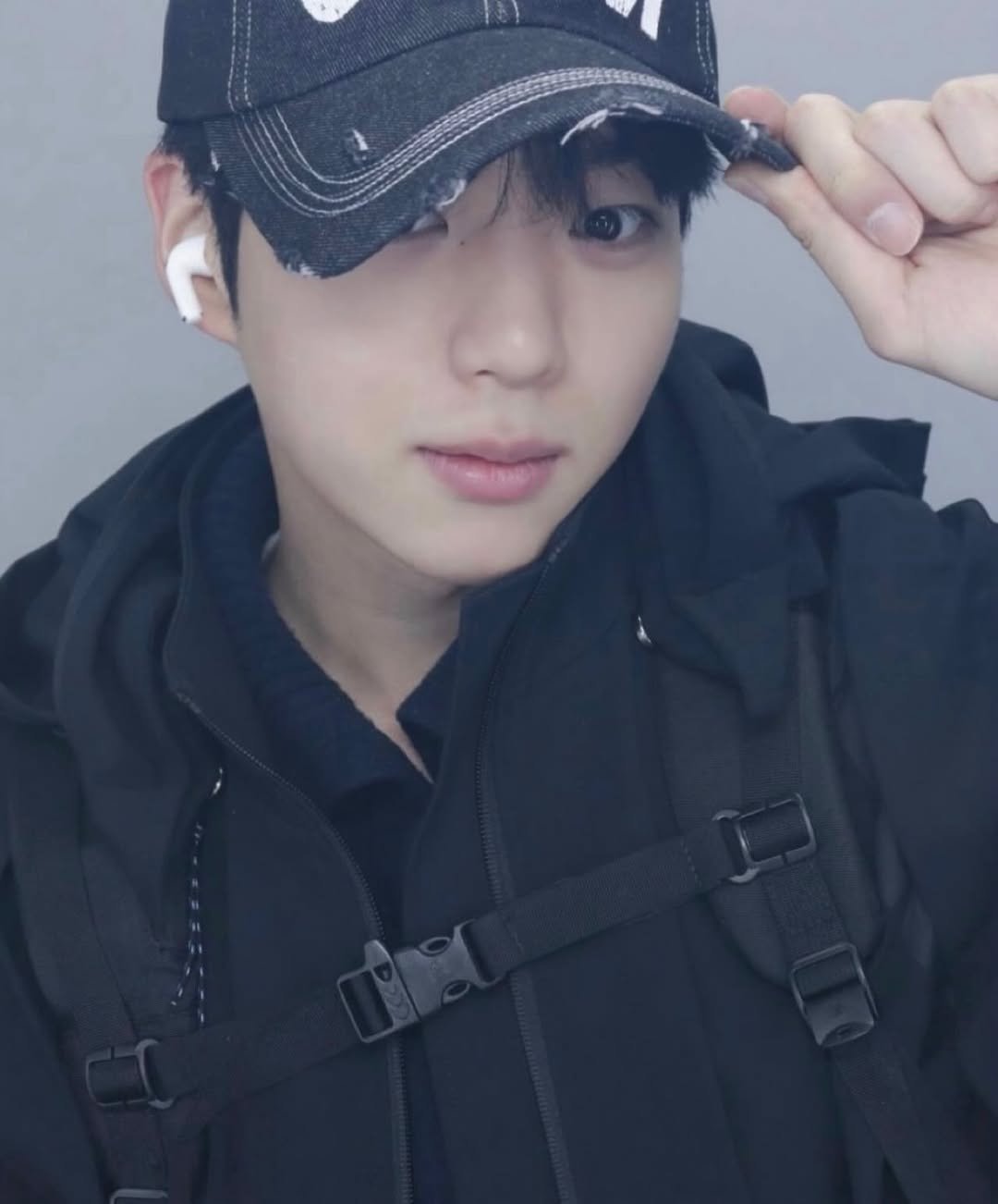 Photo by 차강윤 KANG YOON CHA on March 21, 2026. May be an image of one or more people, bangs, hat and text.