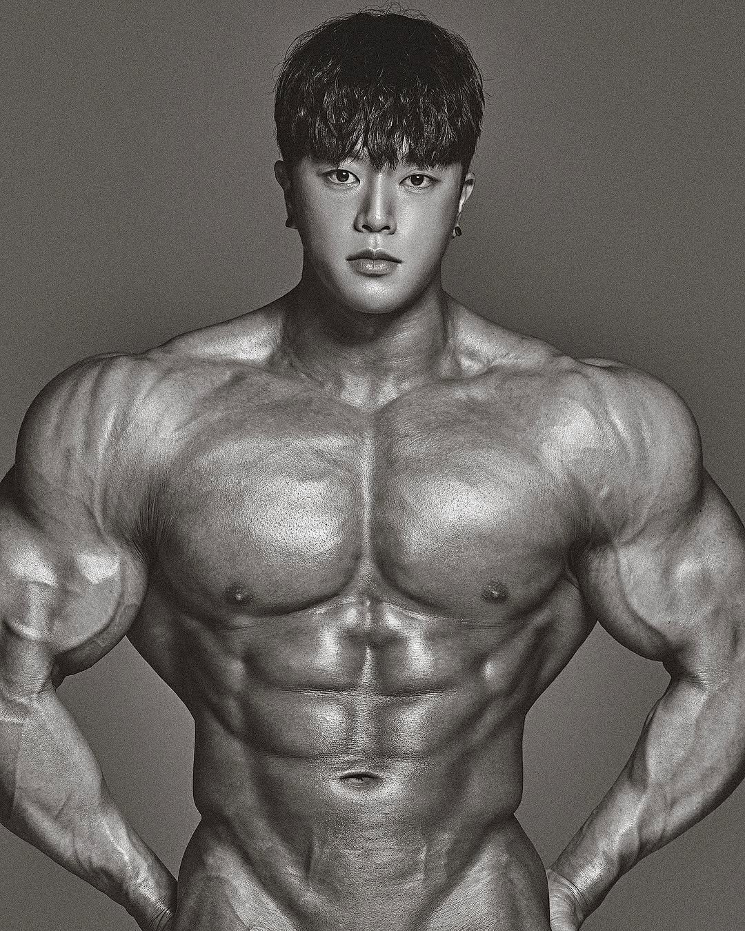 champ.ryou 게시물 이미지: @seangraphy
@kimkisung 
@tanstudio_tanning