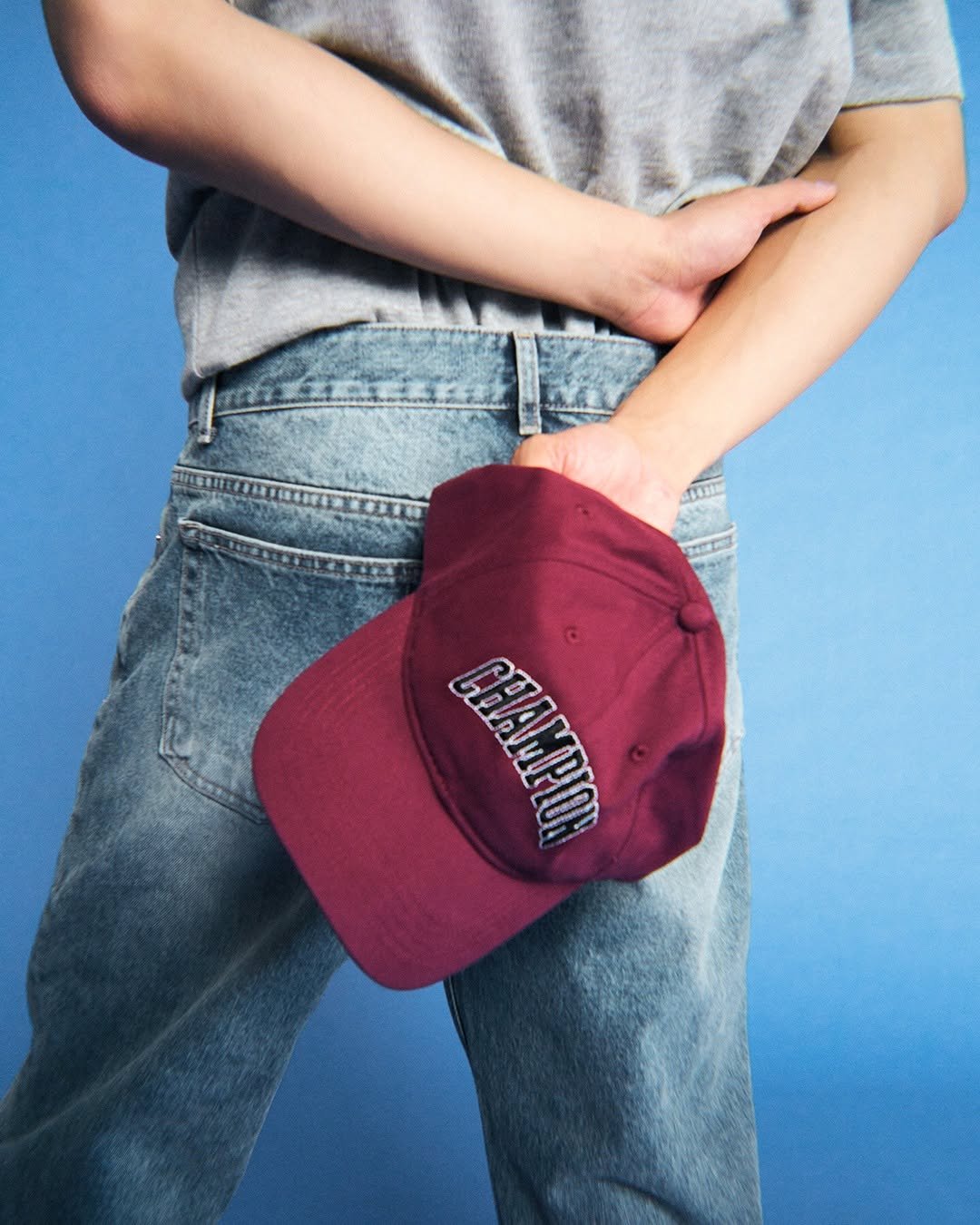 champion_korea 게시물 이미지: 버건디 컬러의 볼캡으로 데일리룩에 포인트 더하기

#챔피온 #Champion