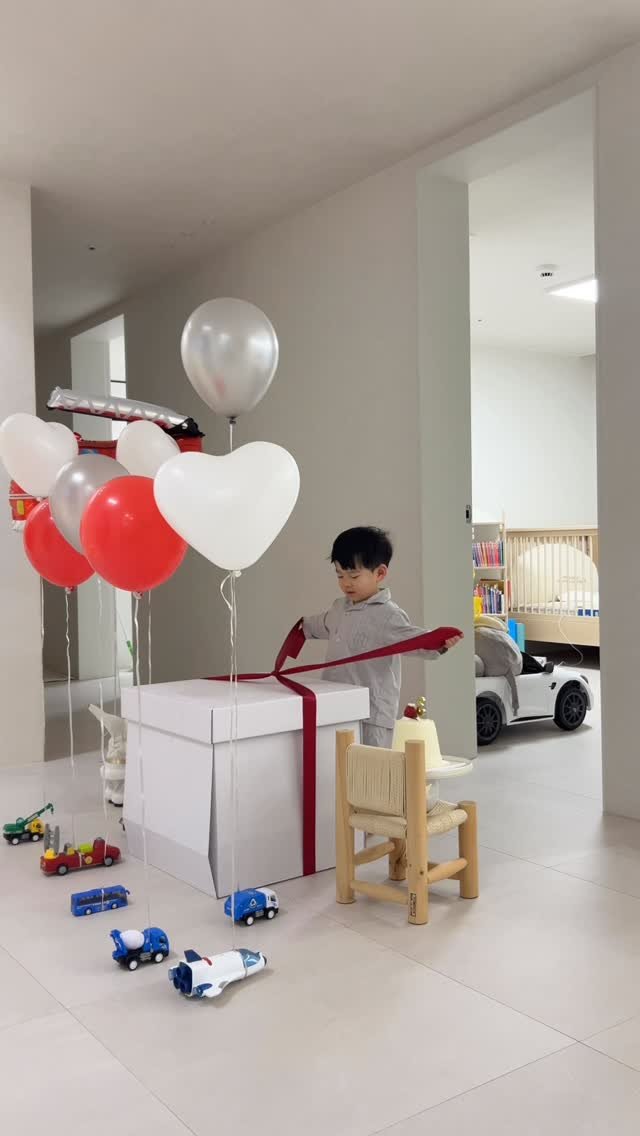 chanchan_yong 게시물 이미지: 엄마아빠에게 온 귀한 손님,
시안이의 세 번째 생일을 마음 가득 축하해👼🏻🪽...