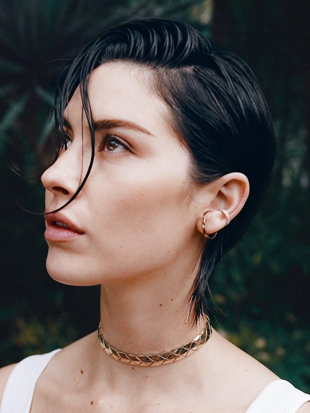 chanelofficial 게시물 이미지: Variations on the theme of suppleness.

Singer...