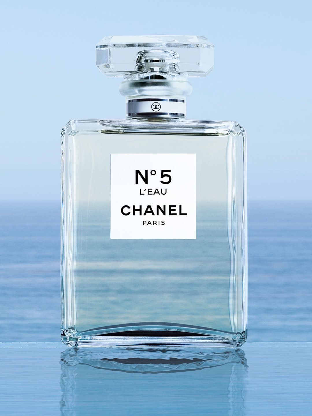 chanelofficial 게시물 이미지: Never has N°5 been so fresh.
This summer,...