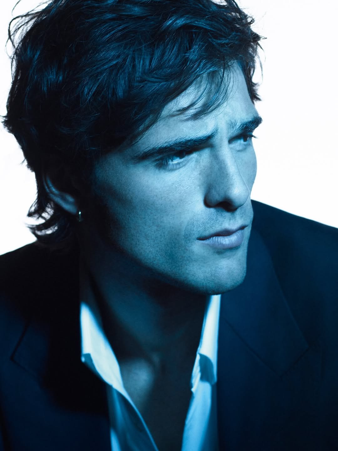 chanelofficial 게시물 이미지: The color of a personality.
Jacob Elordi...