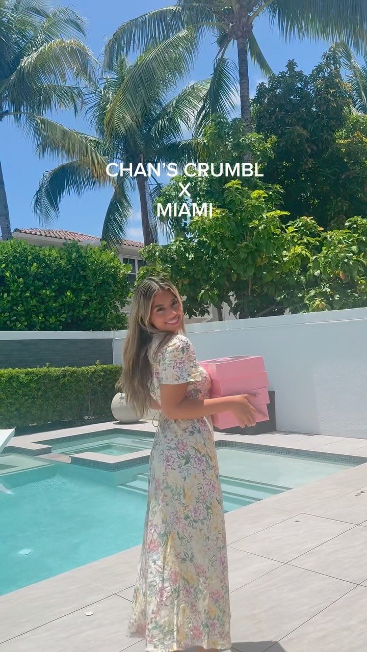 chanirafaeli 게시물 이미지: Chan’s Crumbl took Miami by storm 🌴🍪
Our...