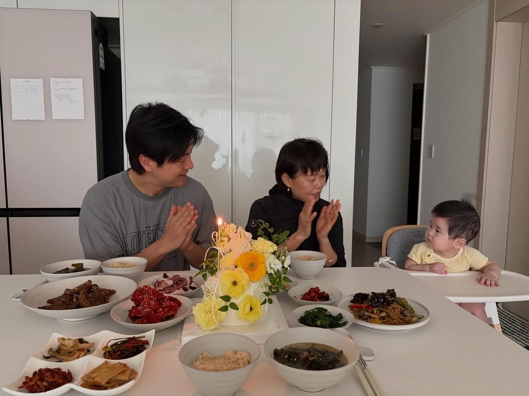 channelkoreanjay 게시물 이미지: .
할머니의 생일 맞이 서울 방문🛵