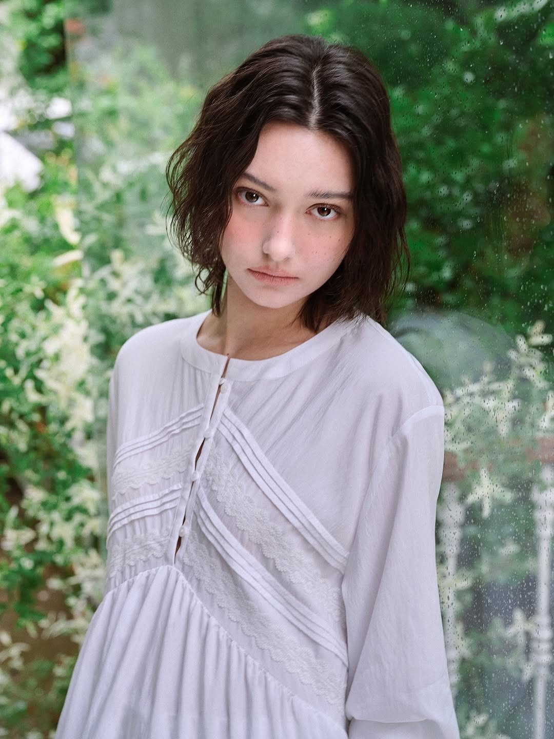 Photo by 차미즈(charmeeze) on June 04, 2025. May be an image of one or more people, braids, top, dress and outdoors.