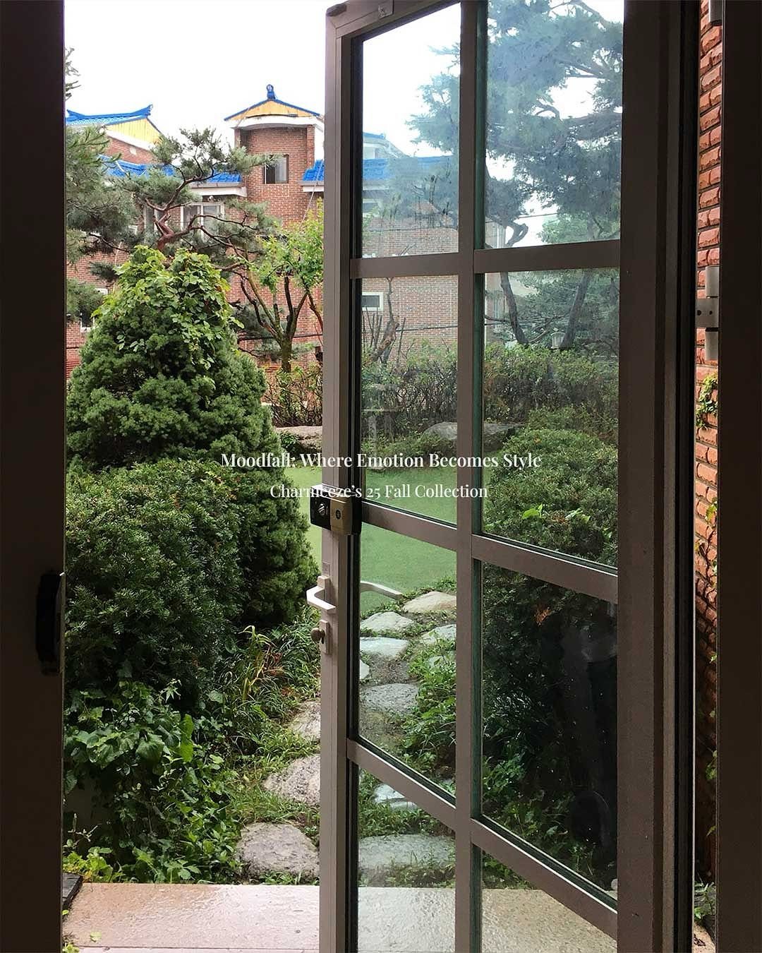 Photo by 차미즈(charmeeze) on August 27, 2025. May be an image of window, door and text.