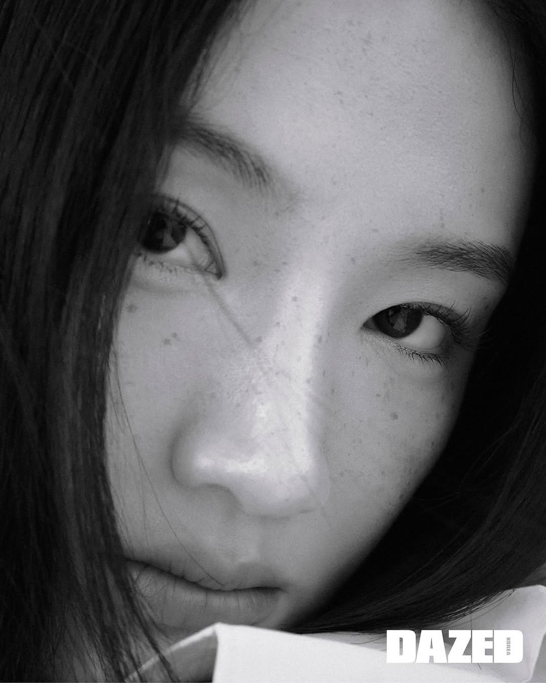 Photo by 박주현 on October 23, 2025. May be a black-and-white image of one or more people, hair and text.