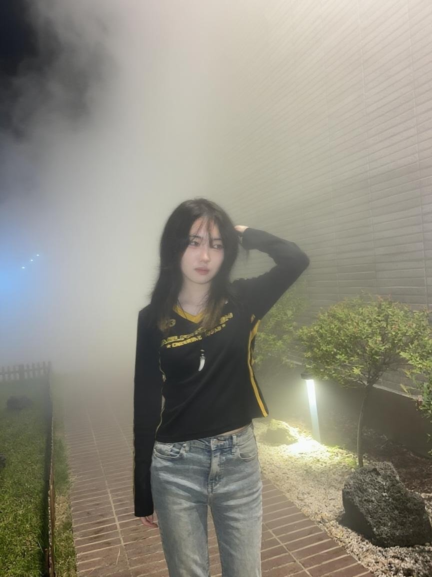 Photo shared by 김차록 on September 21, 2025 tagging @eco_seoa, and @ecojardin.official. May be an image of 1 person, hair, top, outdoors and text.