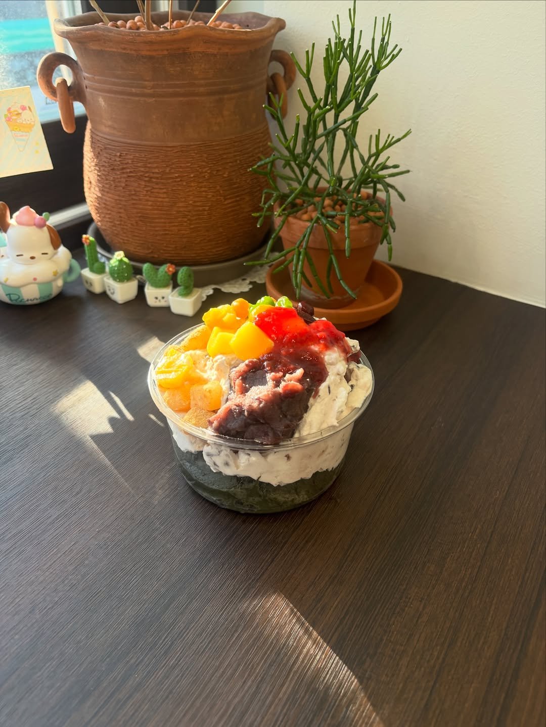 Photo by 위로상점: 수제 스콘 전문점 연말케이크 on February 19, 2026. May be an image of gelato, fruit cocktail and text.