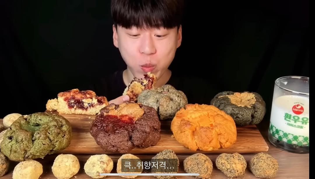 Photo by 위로상점: 수제 스콘 전문점 연말케이크 on July 23, 2023.