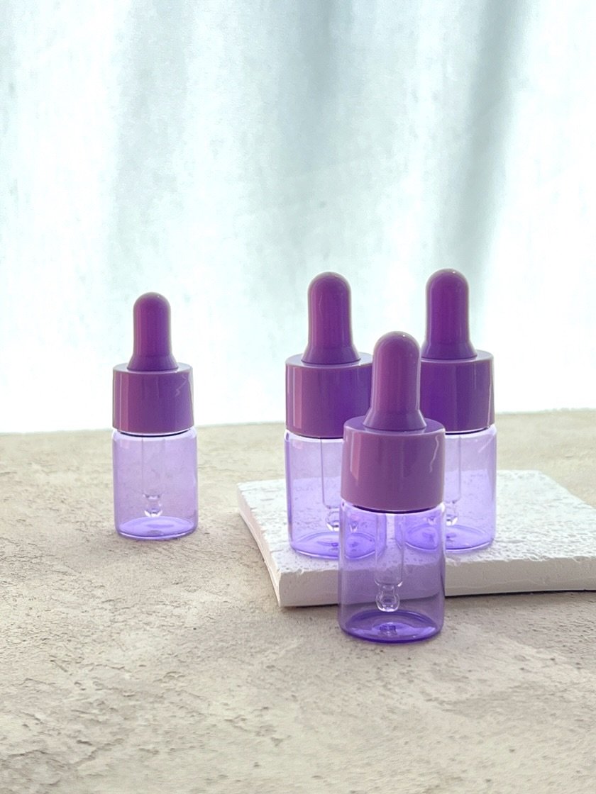 Photo by 치유백화점 대표💜네일재료 | 퍼스널컬러수강 | 네일수강 on September 27, 2025. May be an image of fragrance, bottle and text.
