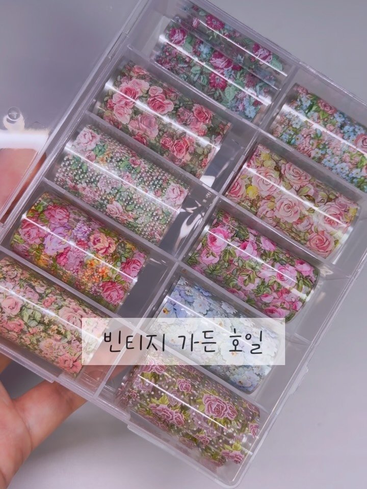 cheeu_salon 게시물 이미지: 오래전부터 많은 사랑 받았던 #빈티지가든호일 재입고🌹
필름 정리함이랑 함께하면...