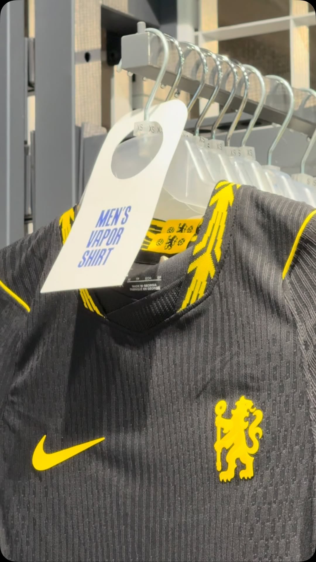 chelseafc 게시물 이미지: Stamford Bridge megastore = fully stocked....