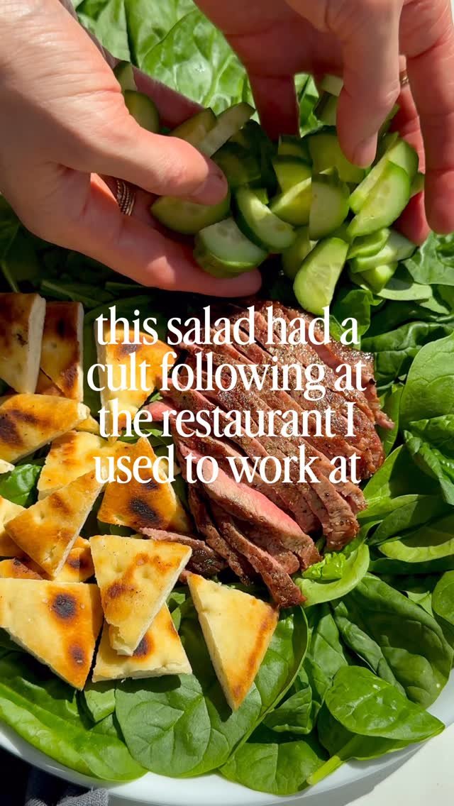 chelseasmessyapron 게시물 이미지: Customers would come JUST for this salad. And...