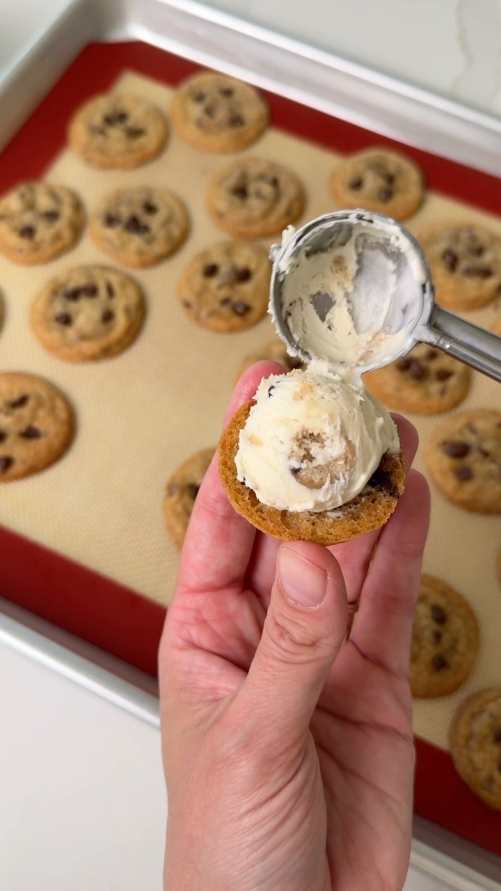 chelsweets 게시물 이미지: Mini Chocolate Chip Cookie Ice Cream...