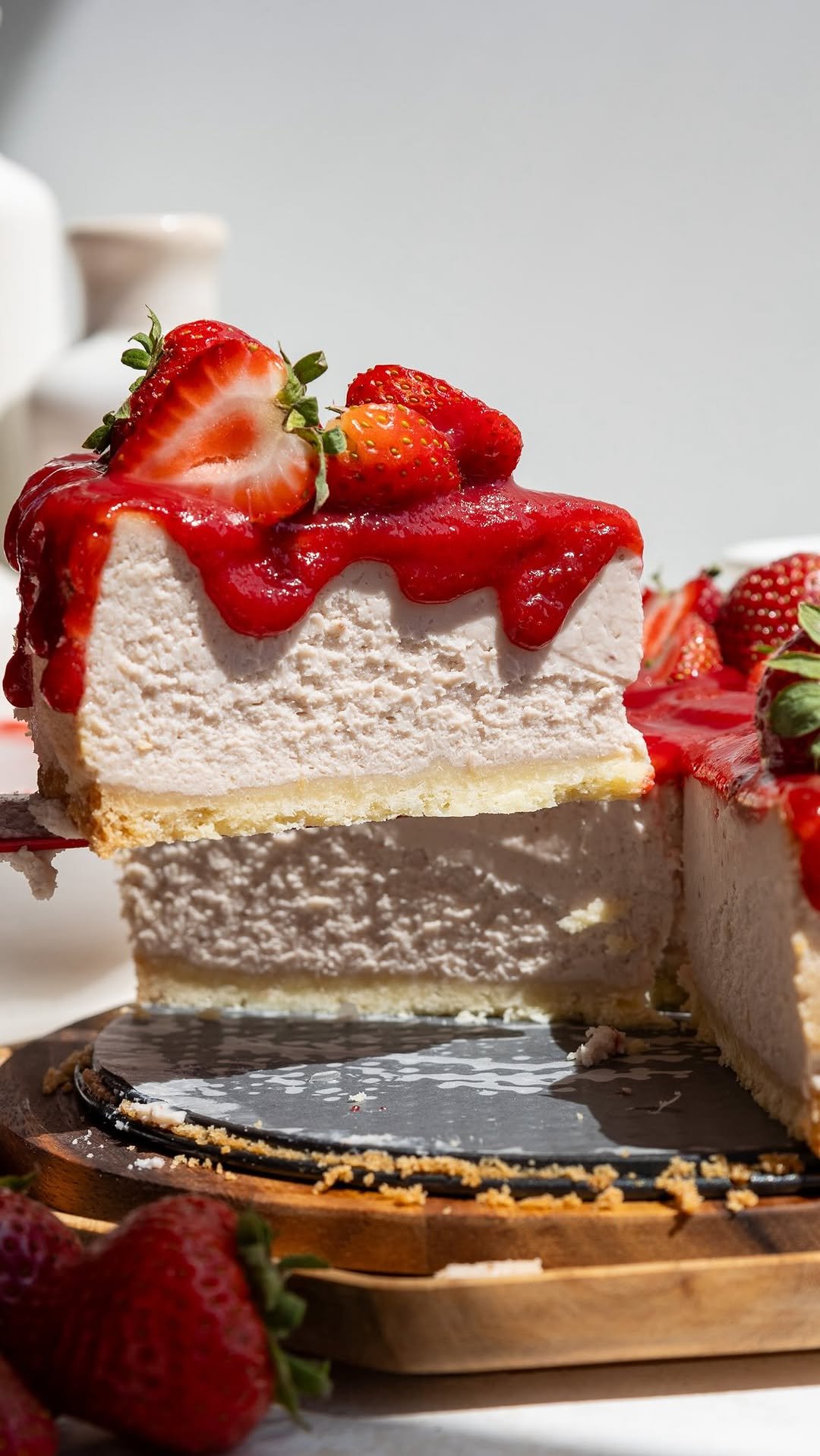 chelsweets 게시물 이미지: My favorite strawberry cheesecake 😍 This bakes...
