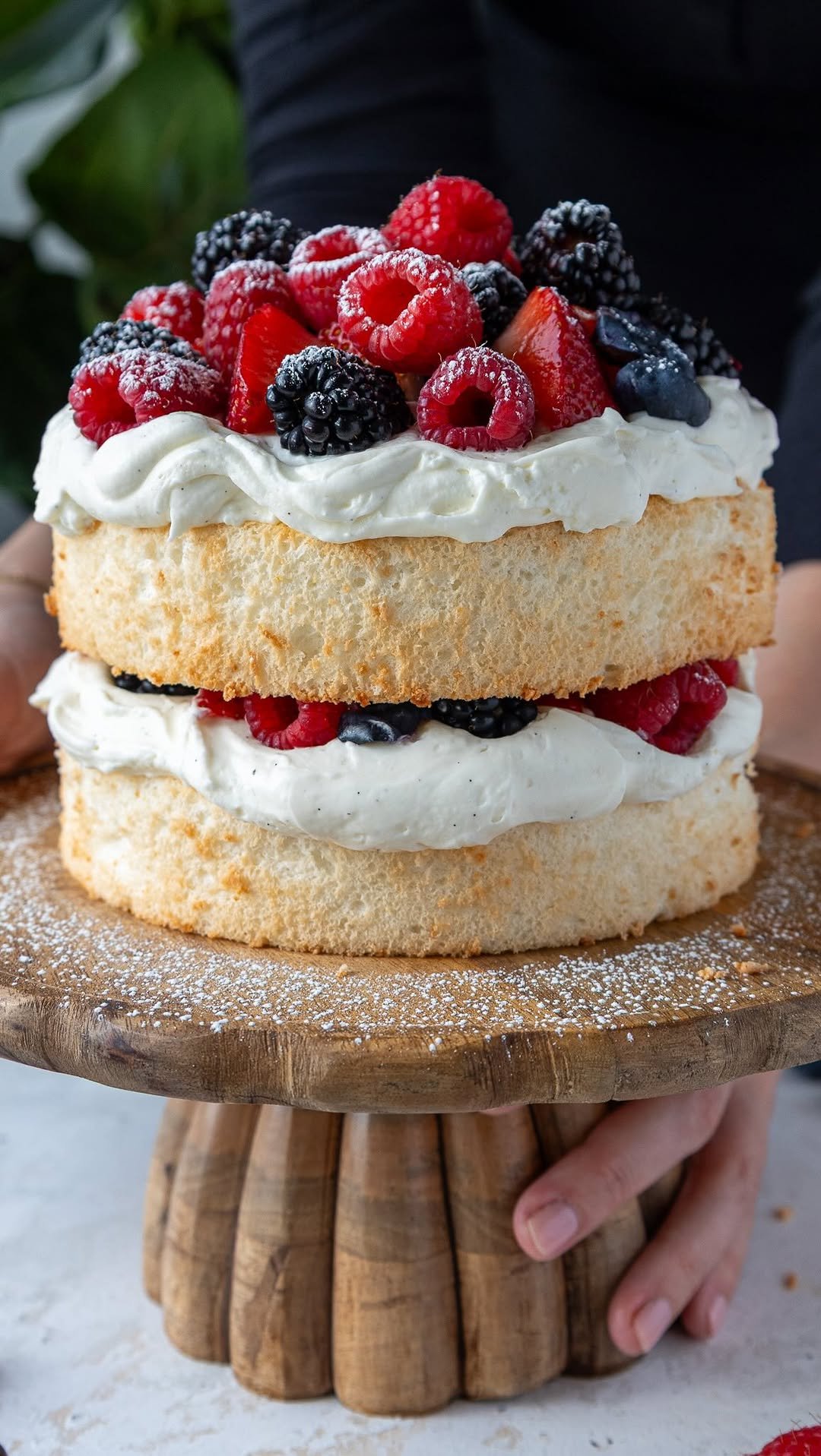 chelsweets 게시물 이미지: The easiest smash cake 🍓 This recipes makes 2...