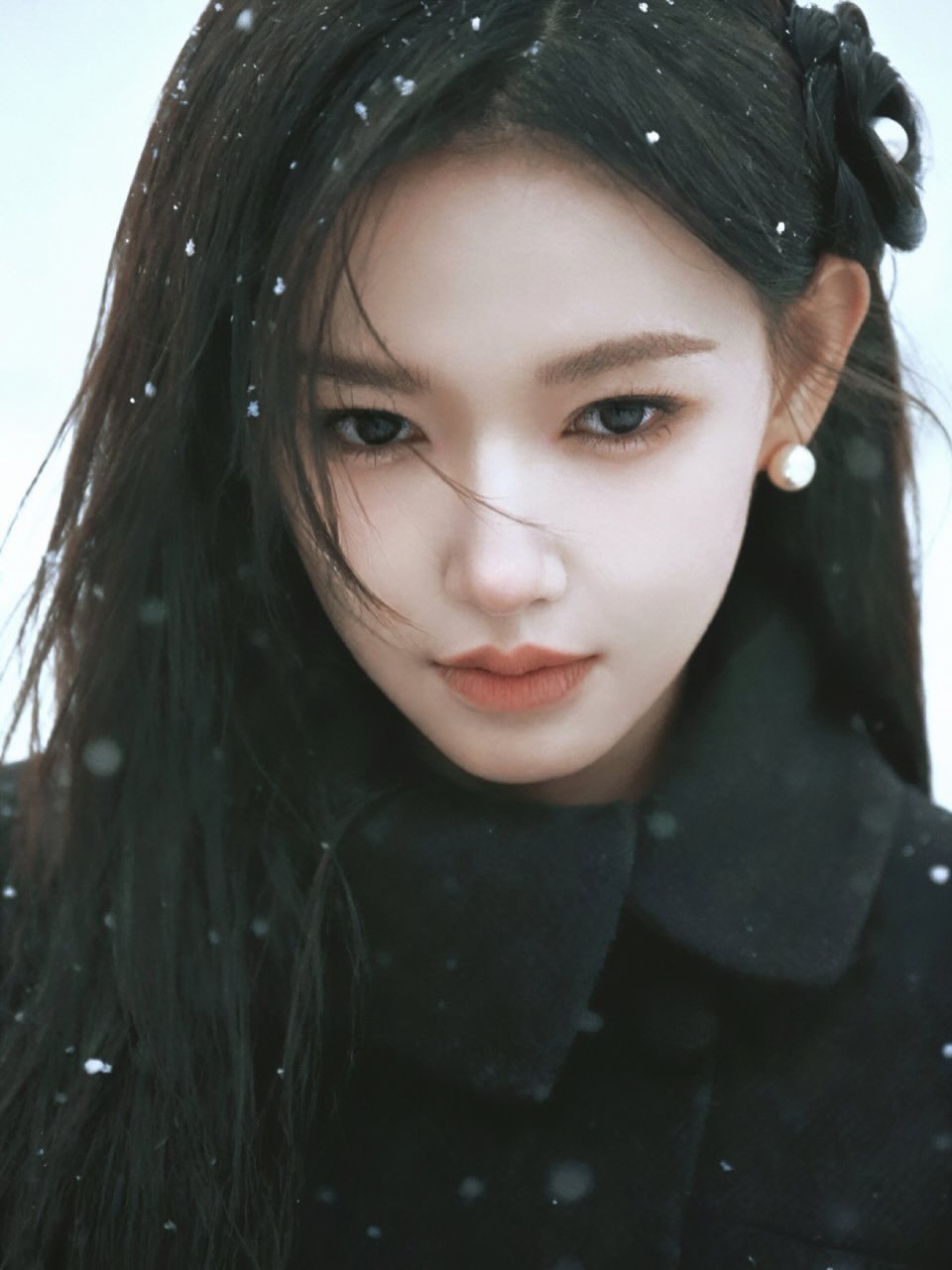 Photo by 성소 程潇 Chengxiao on November 26, 2025. May be a closeup of one or more people, hair and text.