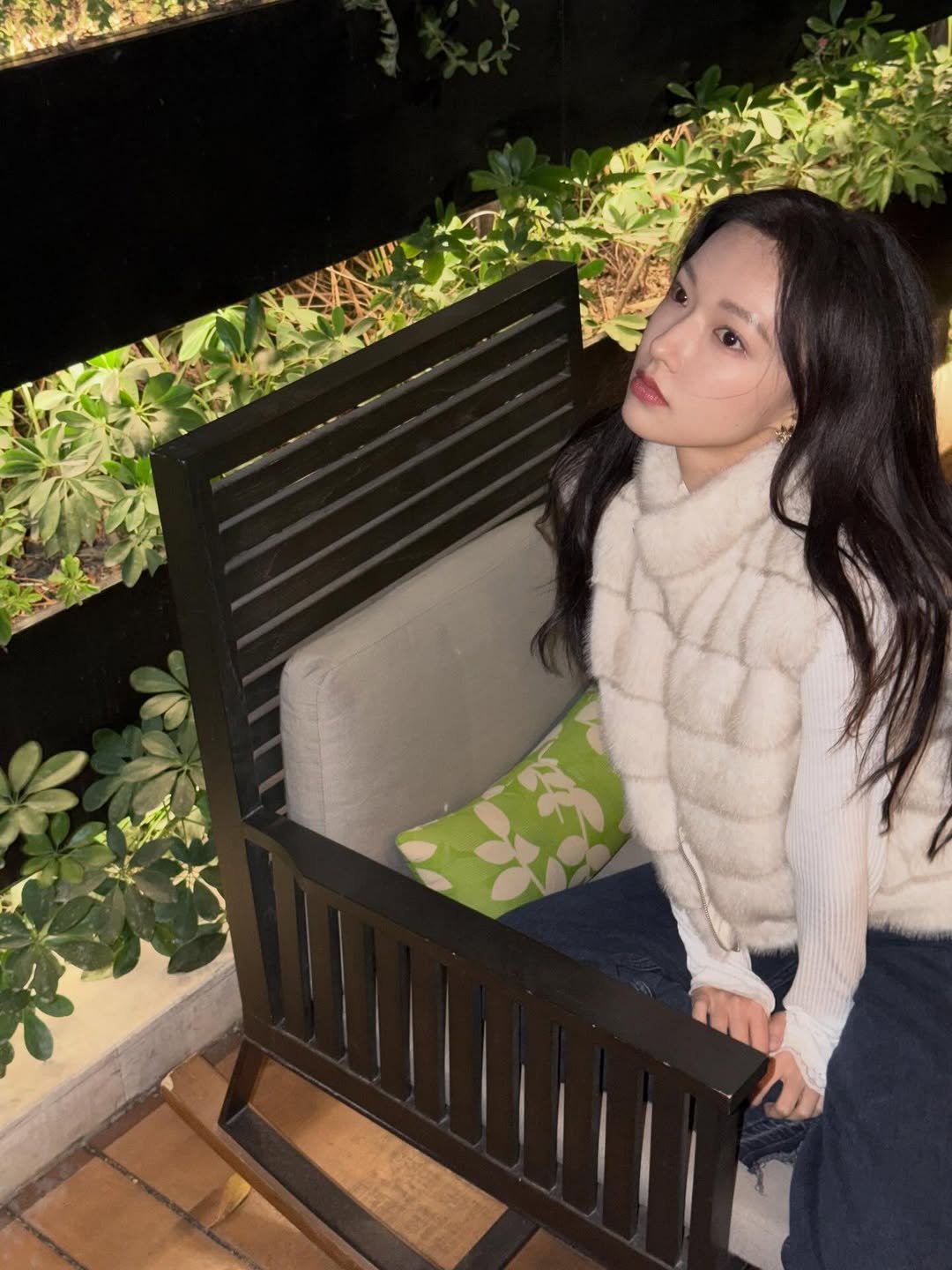 Photo by 성소 程潇 Chengxiao on December 07, 2025. May be an image of sable coat, duffle coat, goosedown coat, jacket, fleece, turtleneck, parka and outdoors.