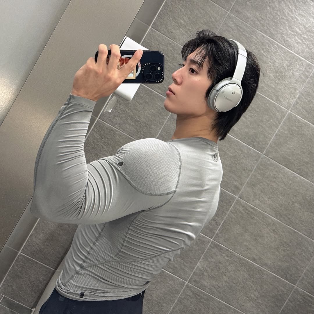 cheolin_wang 게시물 이미지: .
운동 재밌다.
#헬린이