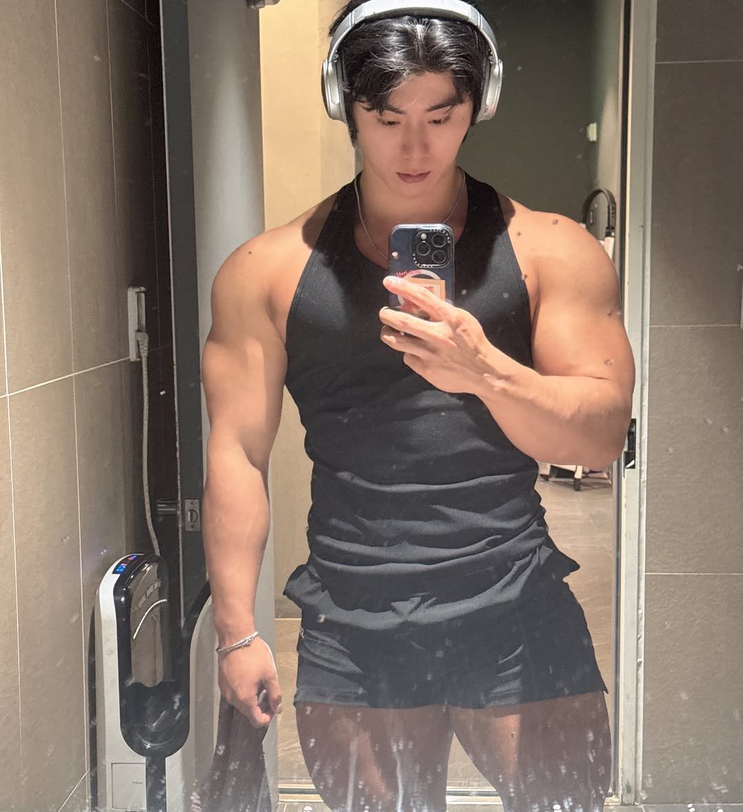 cheolin_wang 게시물 이미지: .
5월도 감사히 보내자🔥👊🏾