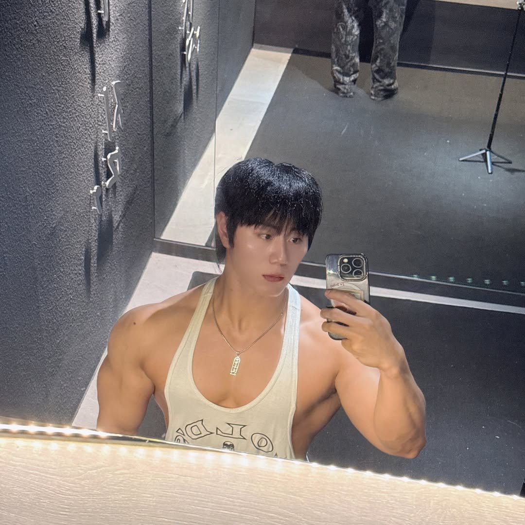 cheolin_wang 게시물 이미지: .
공룡들보다 선배들이 더 대단하다고 느끼는 요즘