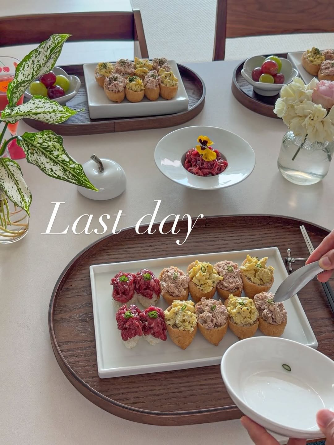 Photo by 체리밀🍒 on April 15, 2026. May be an image of cake, tart, placemat and text that says 'Last Lastday day'.