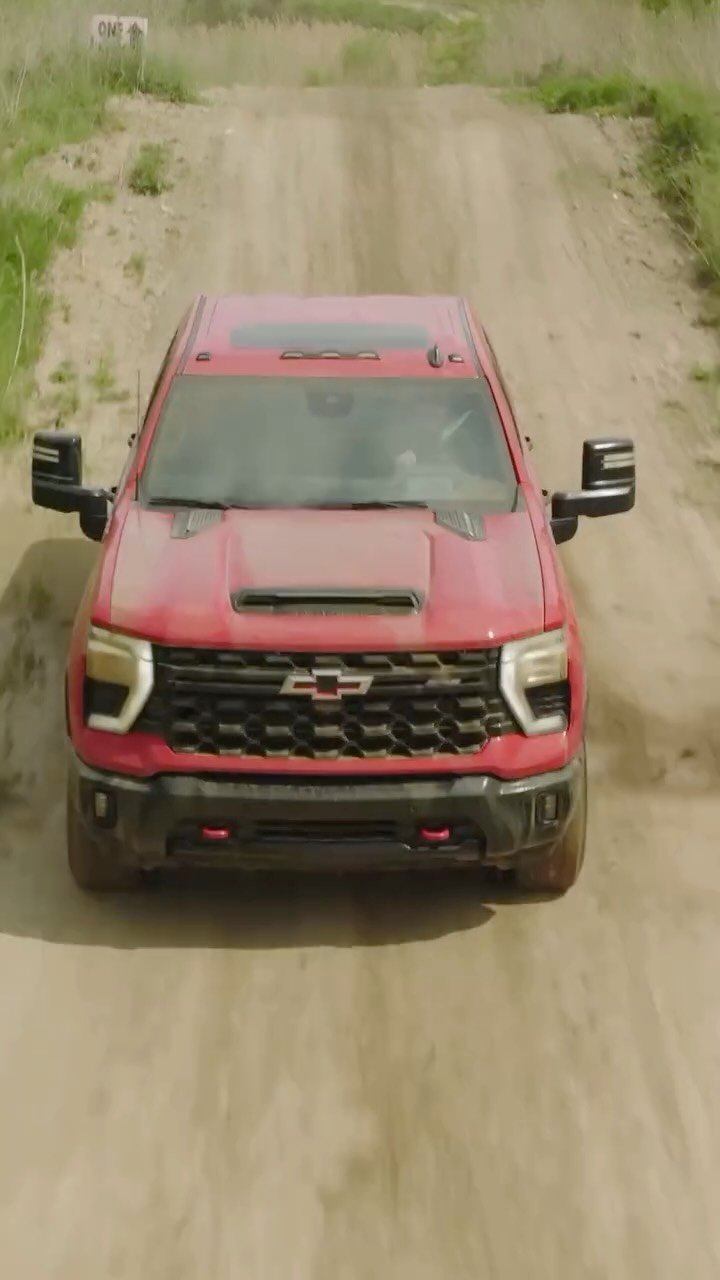 chevrolet 게시물 이미지: Chevy Silverado, the ultimate playmaker. Any...