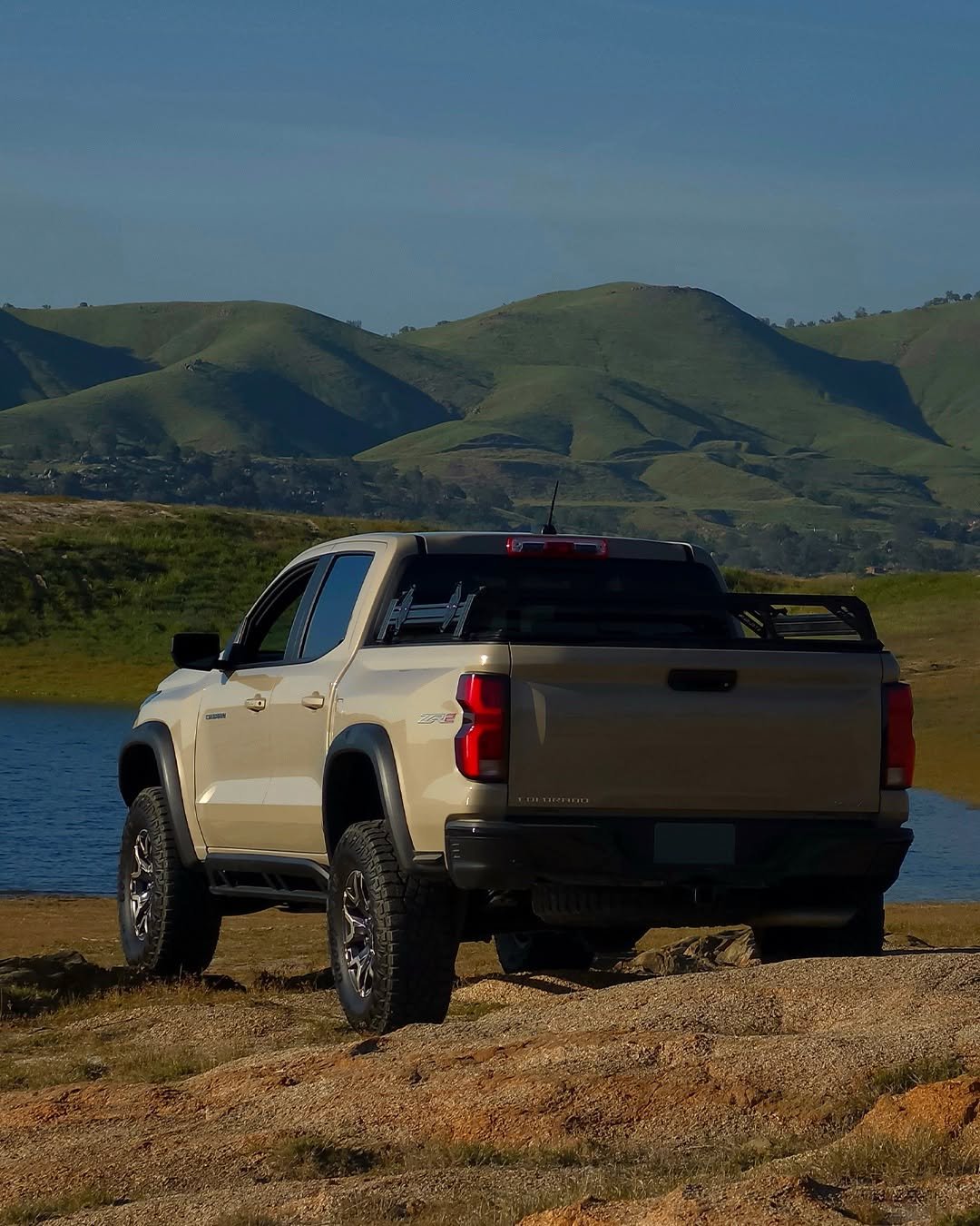 chevrolet 게시물 이미지: Postcard or #ChevyColorado? 🏞️🤔

📸: @birdofpassagezr2