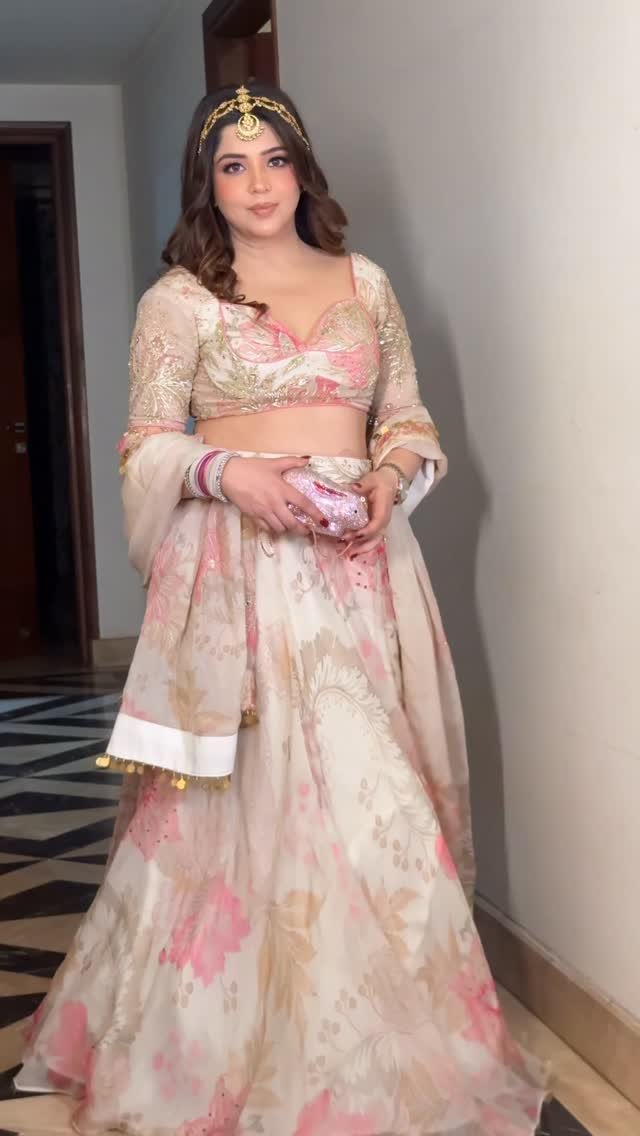 chhavichaddhaofficial 게시물 이미지: Raabta Holi Look 🌷 @raabtabyrahul 
Wearing...