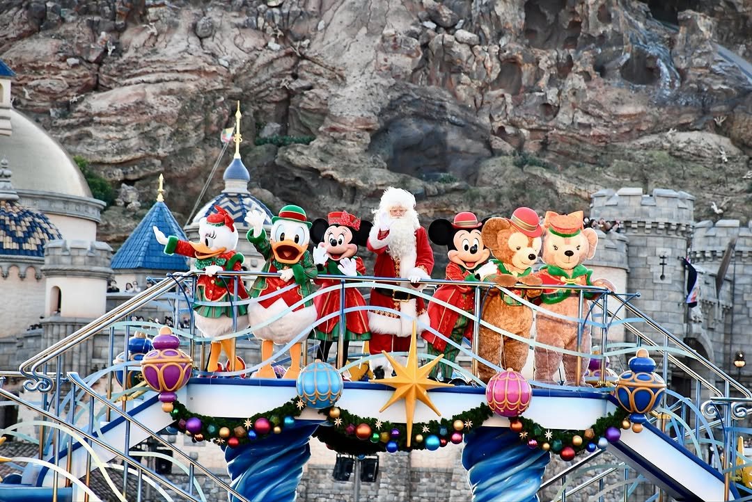 Photo shared by 千葉日報 on November 17, 2025 tagging @tokyodisneyresort_official. May be a cartoon of castle and text.