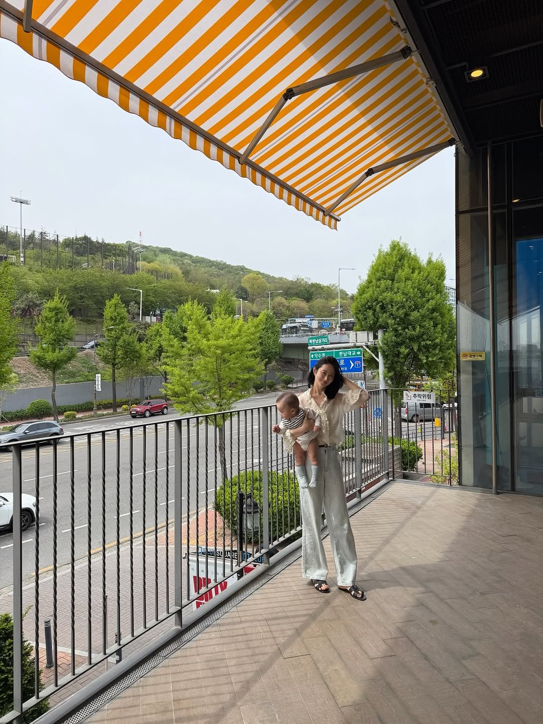 chichipresso 게시물 이미지: 미팅 갔다가 겸사겸사 꽃구경까지 하는 우리가좍 봄일상 💗🪽
날씨가 따뜻해지니까...