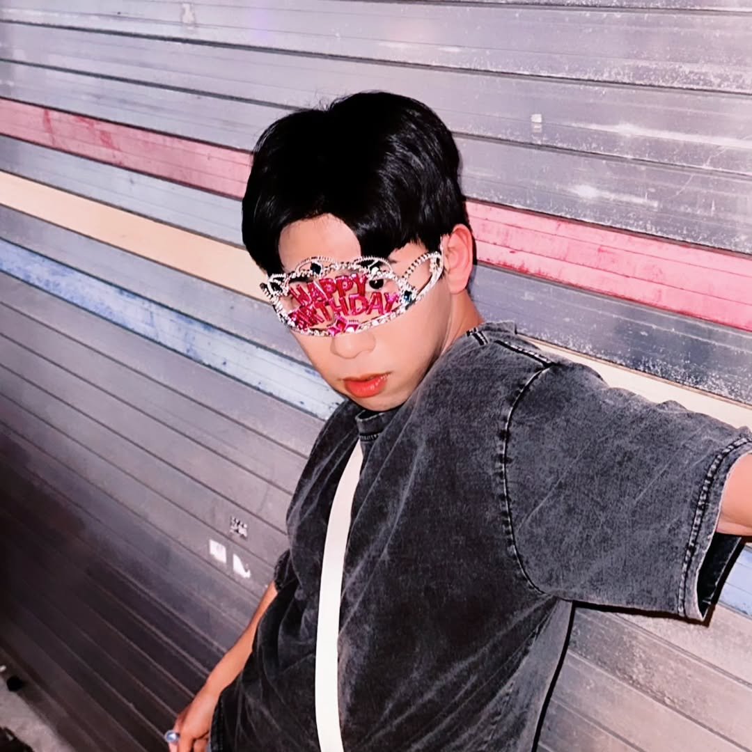 Photo by 남자애 l CHILD B on May 15, 2024.