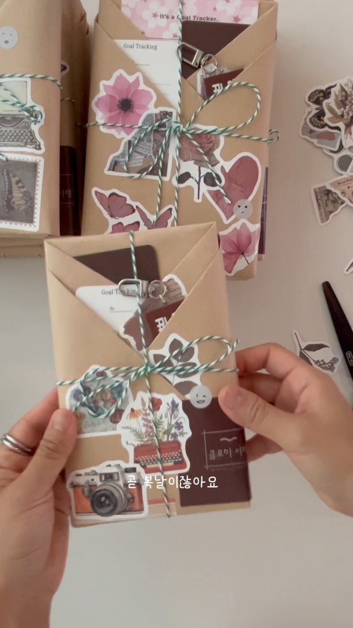 chloe_withbooks 게시물 이미지: 🎁엄마의 여름방학 책나눔 이벤트🎁

이 책들은 제가 한 번 ”읽은“...