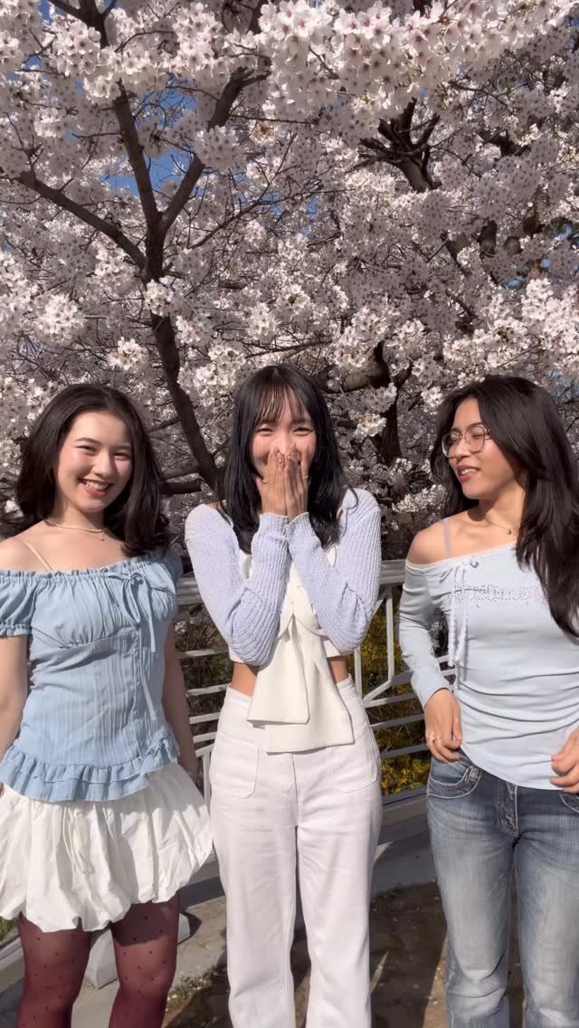 chloeslayde 게시물 이미지: 🌸 | guess who suggested filming this trend...
