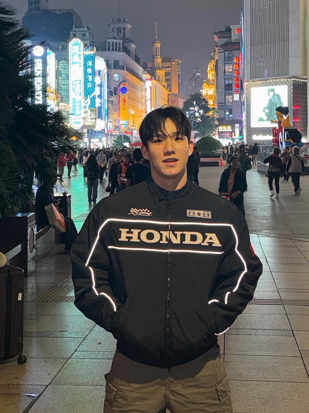 Photo by 최마루 on November 10, 2025. May be an image of parka, jacket and text.