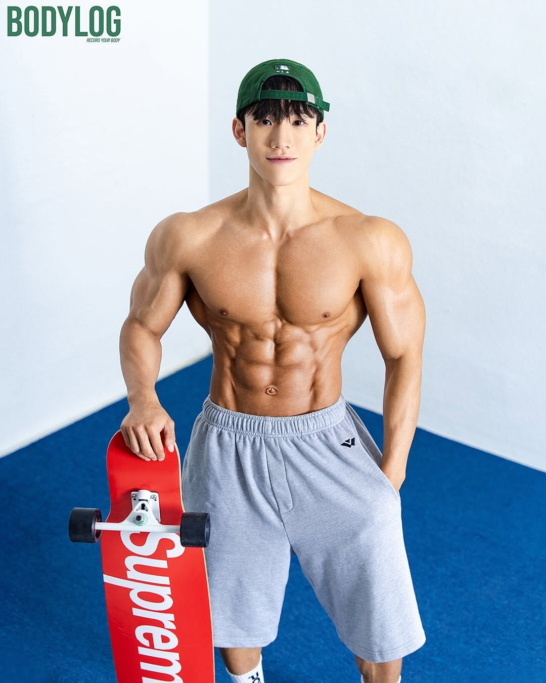 Photo by 최마루 on September 14, 2025. May be an image of 1 person, biceps, body building, skateboard, activewear, underwear, sportswear, sweatpants and text.