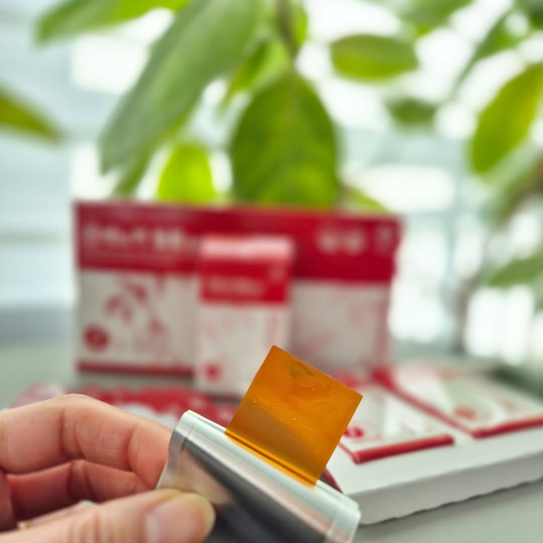 Photo shared by ♡초코슈슈 on February 15, 2026 tagging @dr.oregonin. May be an image of medicine, can opener, sharpener, stapler, bandage, dental floss, bar soap and text.