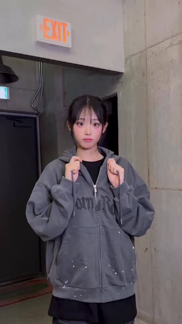 chodan_so_cute1101 게시물 이미지: 251110 QWER 인스타 📸🐱🦊

#qwer #마젠타 #magenta #히나...