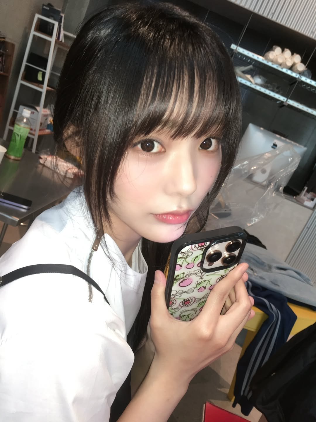 Photo shared by 쵸가 너무 좋지혜 on November 10, 2025 tagging @siyo.co.kr. May be an image of one or more people, bangs and text.